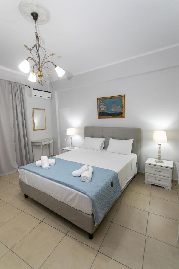 The Old Town Hall Parga Bagian luar foto