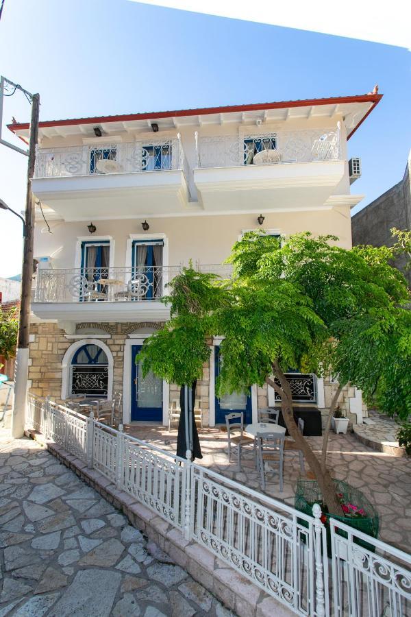 The Old Town Hall Parga Bagian luar foto