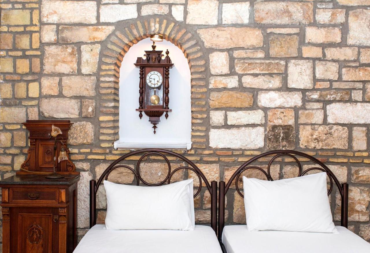 The Old Town Hall Parga Bagian luar foto