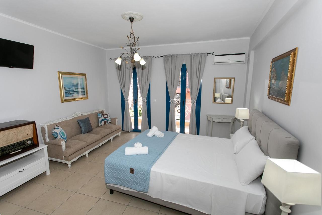 The Old Town Hall Parga Bagian luar foto